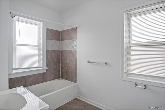 Building Photo - 4000 Berkshire St