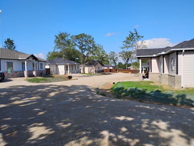 Building Photo - 1006 Wooded Holw Ct