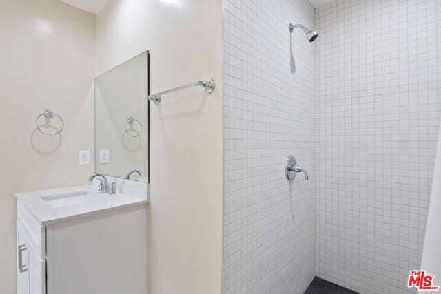 Building Photo - 1152 S Point View St