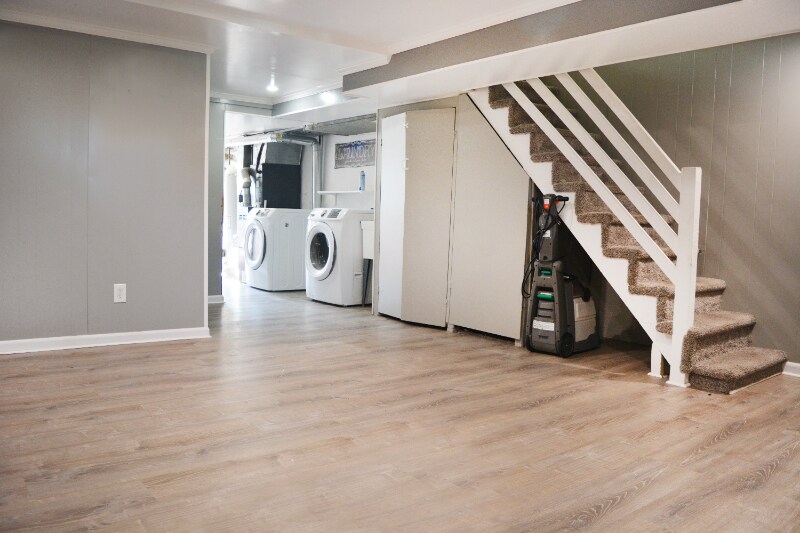 Building Photo - 10AZ Poplar Ave