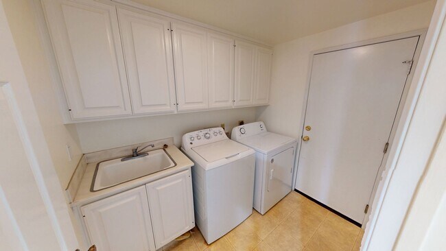 Building Photo - $500 OFF MOVE IN SPECIAL |  3 Bedroom Home