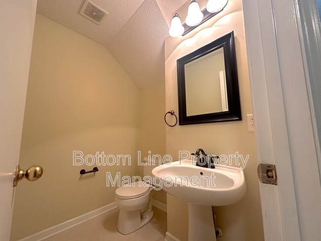 Building Photo - 131 Camforth Dr