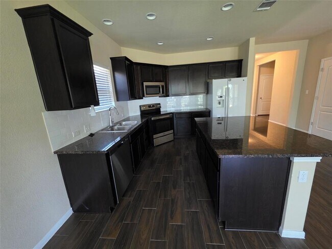 Building Photo - 200 Scenic Hills Cir