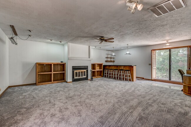 living room - 27 Summit Cir