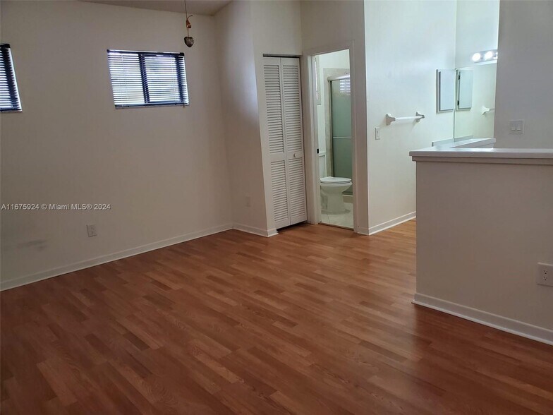 Building Photo - 4206 SW 87th Ter