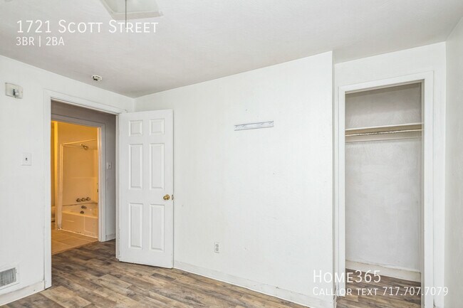 Building Photo - 1721 Scott St