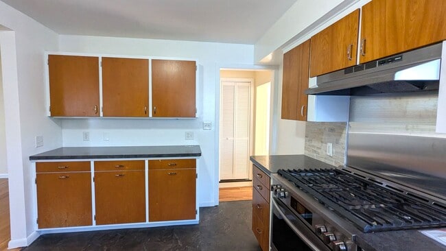 Building Photo - 755 Oakmere Pl