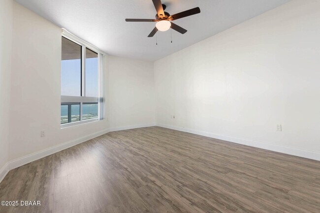 Building Photo - 241 Riverside Dr