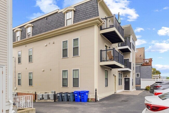 Building Photo - 44 W Eagle St