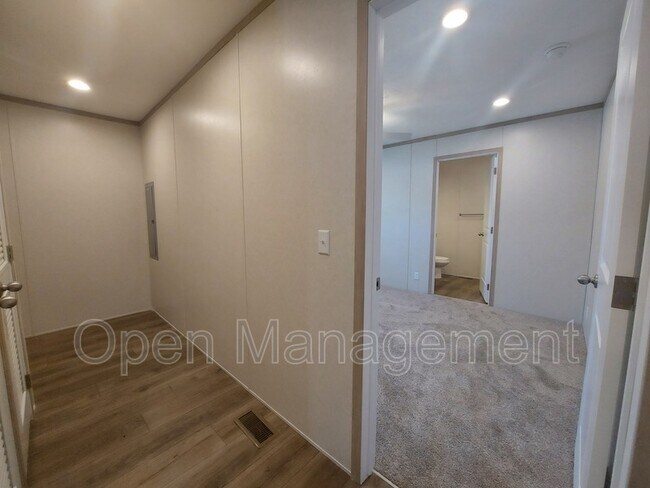 Building Photo - 7534 US-60