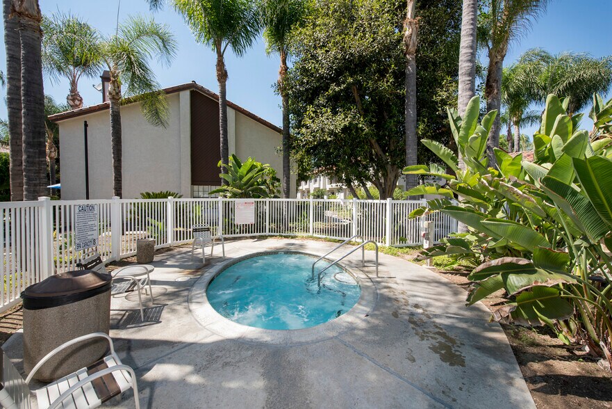 Building Photo - 319 Molokai Dr