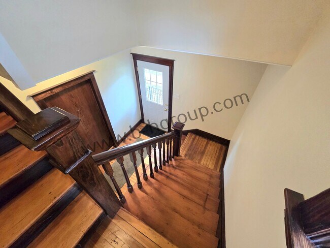 Building Photo - 609 45th St