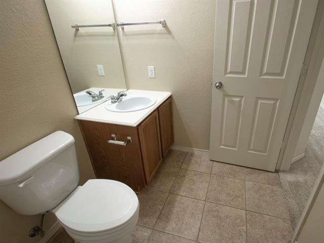 Building Photo - 2228 Stonepark Pl