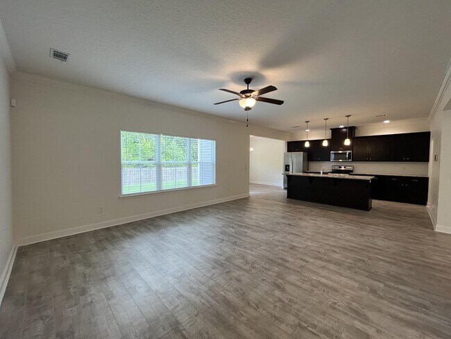 Building Photo - 679 Fairview Cir