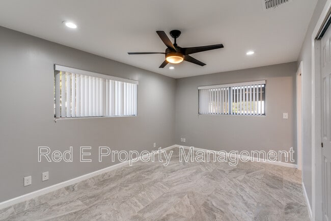 Building Photo - 406 Sea Willow Dr