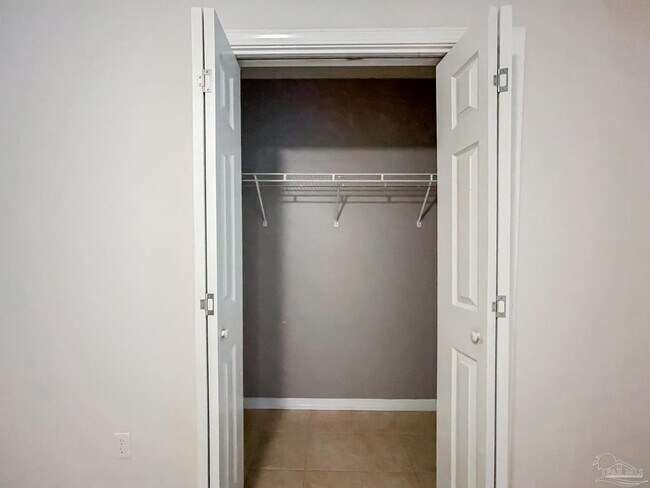 Building Photo - 9049 Bluebay Ln