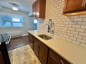 Building Photo - 530 W Olympic Pl