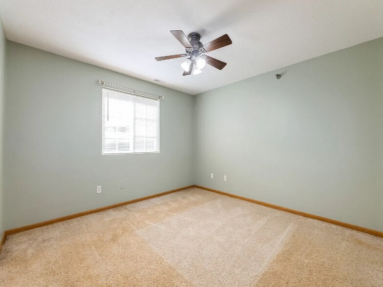 Building Photo - 5908 Sutton Pl