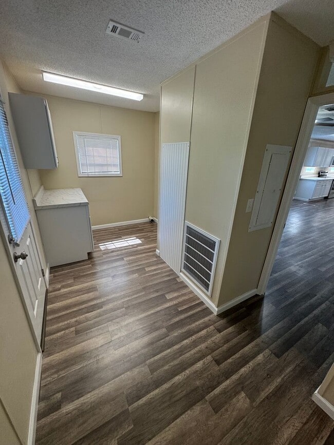 Building Photo - Navarre Home for rent!