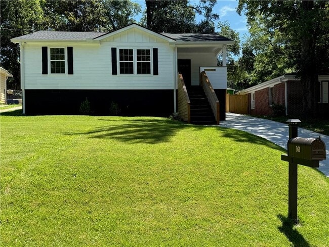 Primary Photo - 161 Stanhope Cir NW