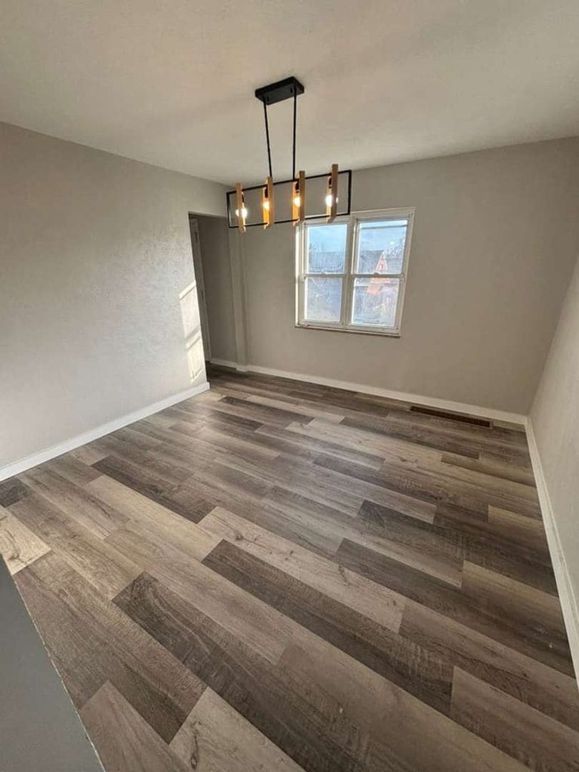 Building Photo - 1221 Graham Ave