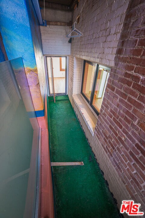 Building Photo - 8 Brooks Ave