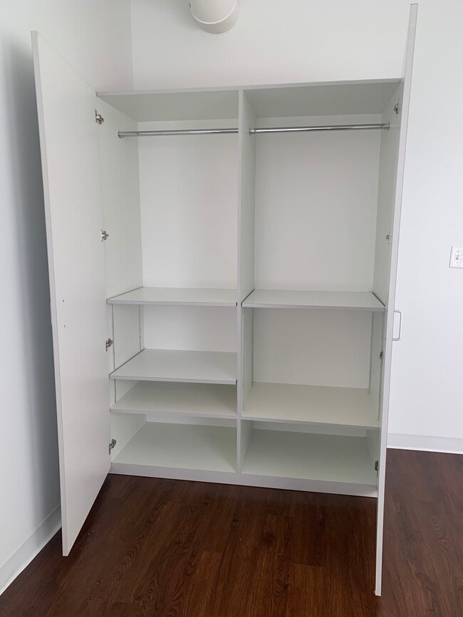 Building Photo - 3000 Bridge Ave