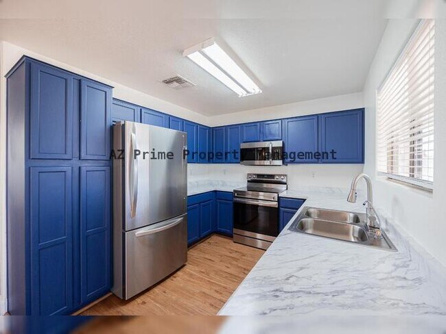 Building Photo - 17432 W Calavar Rd