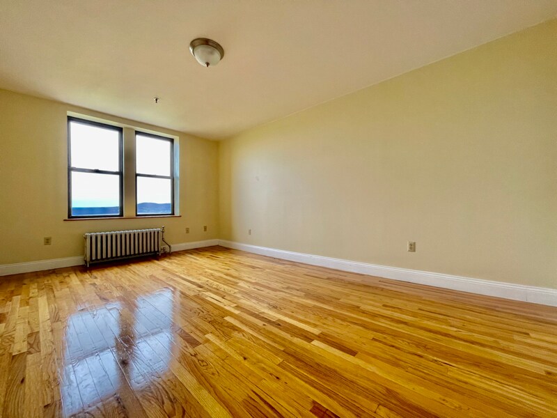 Building Photo - 268 Broadway