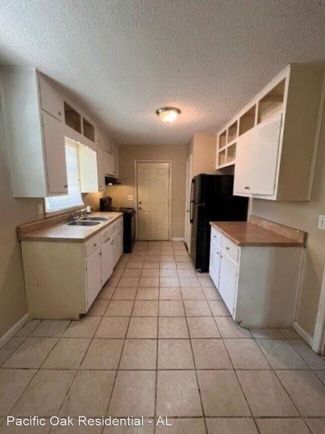 Building Photo - 3 br, 1 bath House - 108 16th Court Cir NE