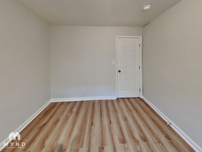 Building Photo - 1371 Stoneham Ct