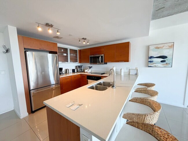 Building Photo - 3250 NE 1st Ave