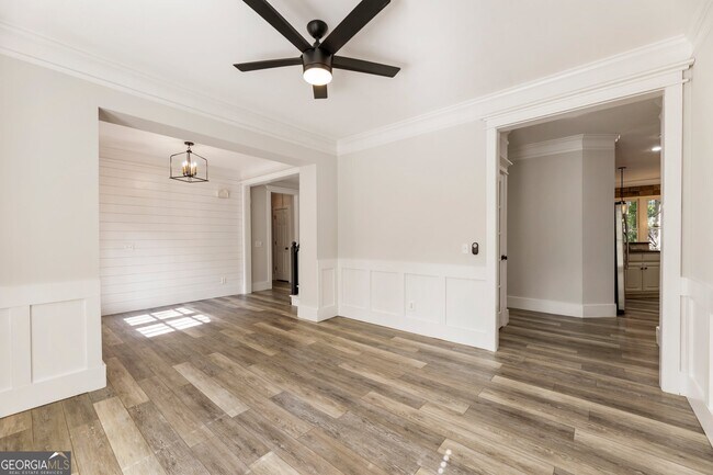 Building Photo - 330 Summerlin Dr
