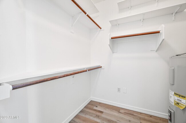 Building Photo - 1701 E Colter St