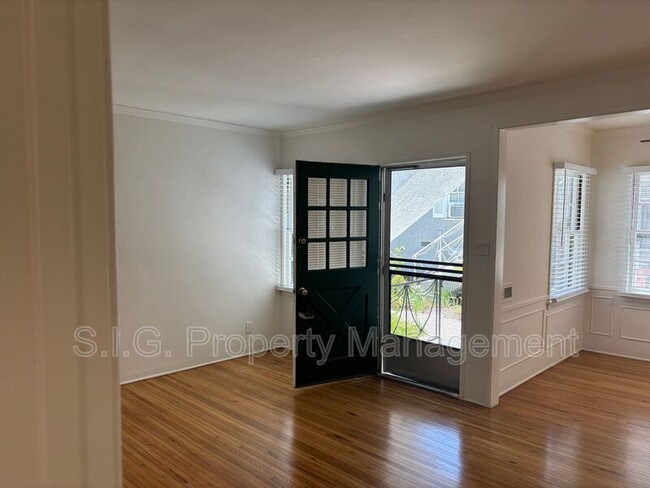 Primary Photo - 1605 N Verdugo Rd