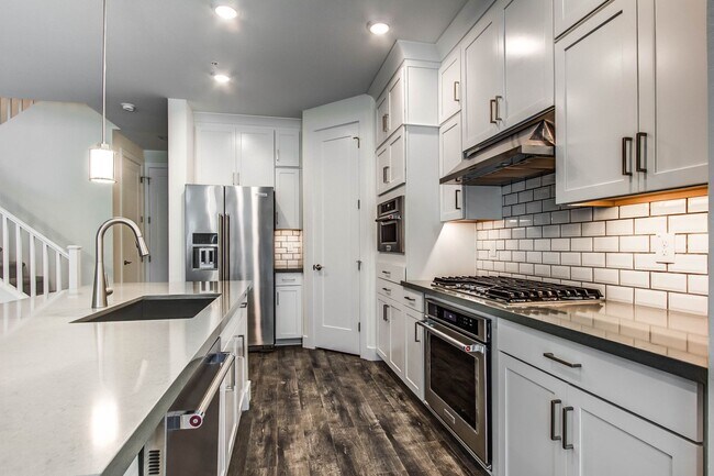 Building Photo - 3855 S McQueen Rd