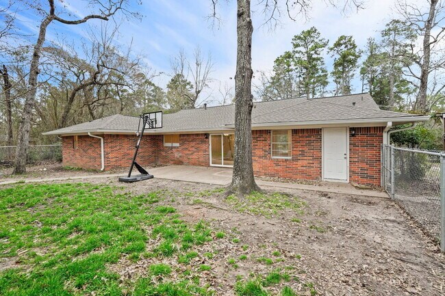 Building Photo - 105 Navajo Dr