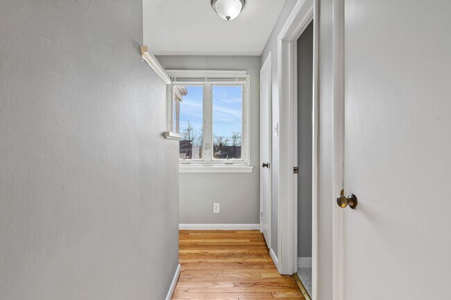 Building Photo - Newly updated 3Bed/1.5bath in West Mifflin