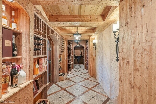 Building Photo - 809 Village Trail