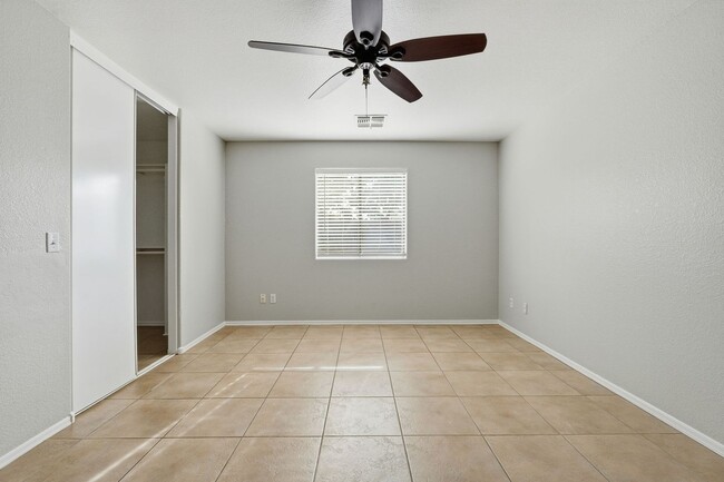 Building Photo - Johnson Ranch 3 Bedroom! Tile Throughout All Appliances!