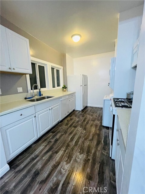 Building Photo - 3665 Normandie Ave