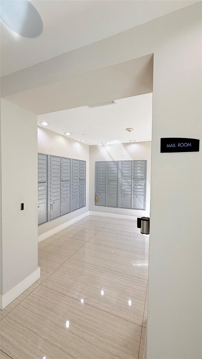 Building Photo - 601 NE 23rd St