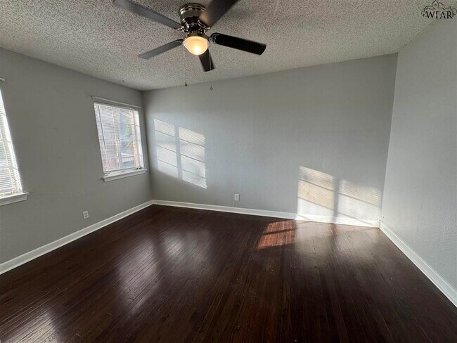 Building Photo - 3701 Southmoor Ln