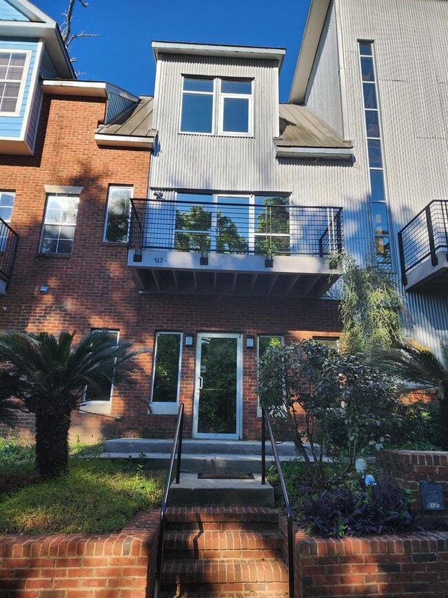Primary Photo - 3/2.5 Luxury Townhome in All Saints distri...