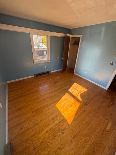 Bedroom 3 - 7 Lawrence Ave