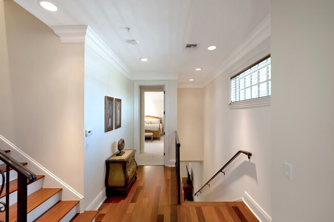 Building Photo - 1510 Ocean Dr
