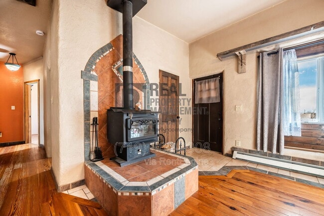 Building Photo - 531 E Milt Dr