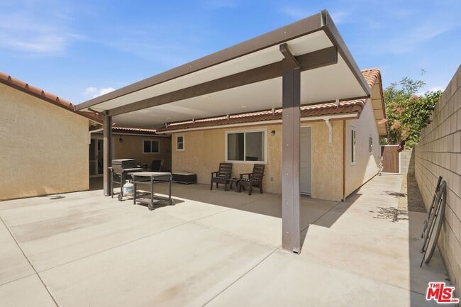 Building Photo - 52275 Avenida Vallejo