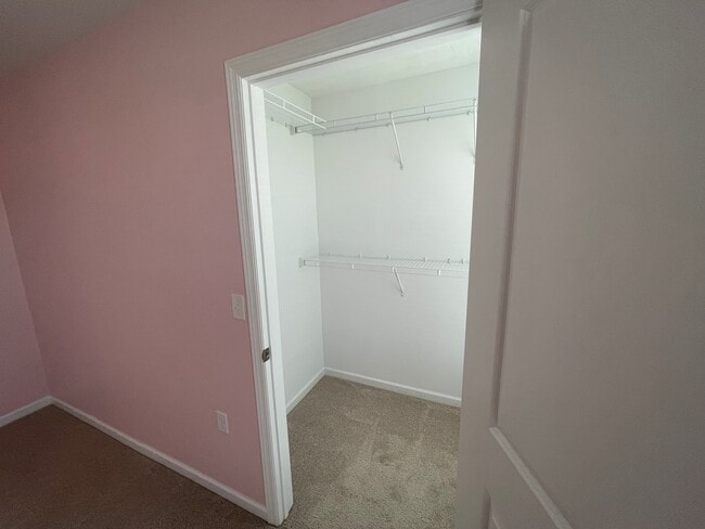 Building Photo - 410 Mayer Pl