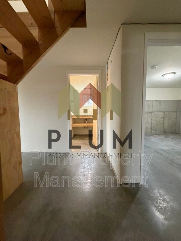 Building Photo - 5838 Upper Woodchuck